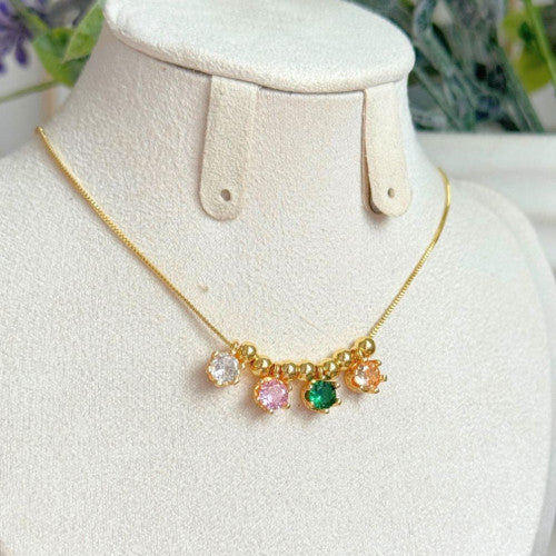 Cadena con Perlas Redondas de Colores – Collar Ramillete de Brillo y Color